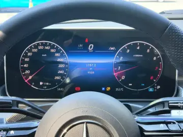 2025 Mercedes-Benz C-Класс с пробегом 9 500 км