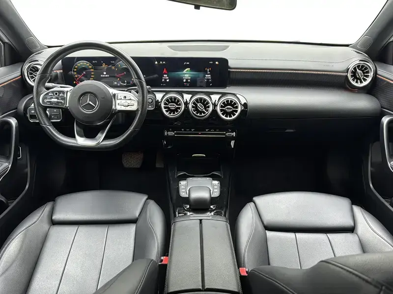 2022 Mercedes-Benz A-Класс с пробегом 42 000 км