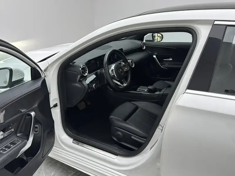2022 Mercedes-Benz A-Класс с пробегом 42 000 км