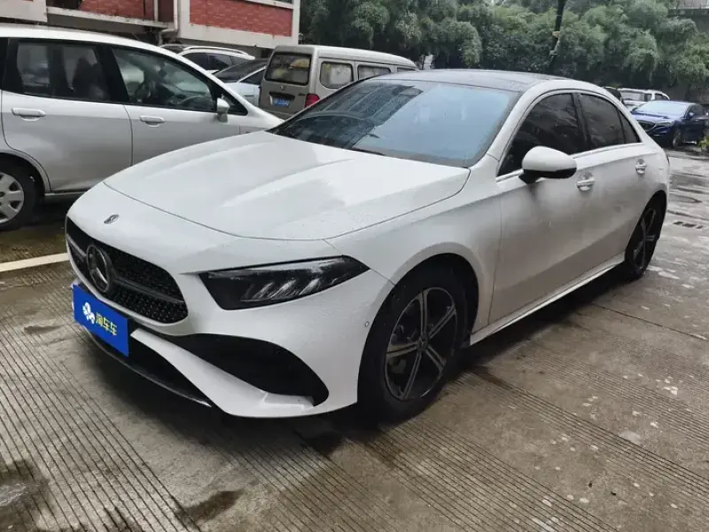 2024 Mercedes-Benz A-Класс с пробегом 18 000 км
