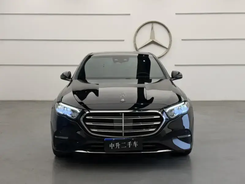 2025 Mercedes-Benz E-Класс с пробегом 6 000 км