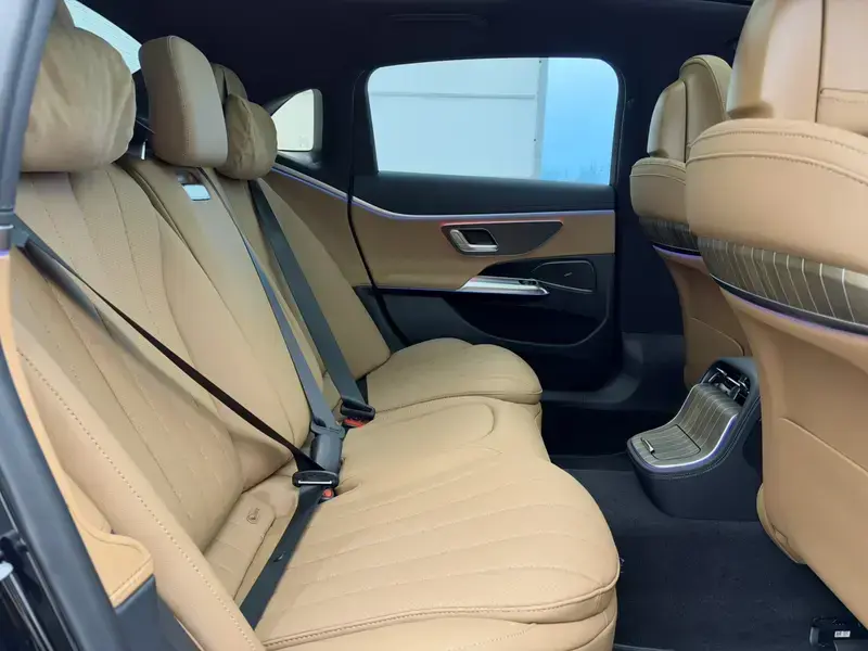 2025 Mercedes-Benz E-Класс с пробегом 6 000 км