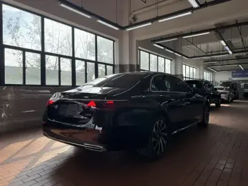 2024 Mercedes-Benz E-Класс с пробегом 18 000 км
