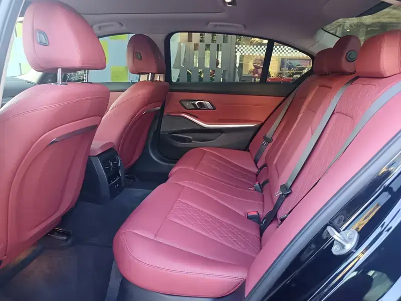 2025 BMW 3 серии с пробегом 10 200 км