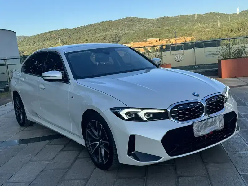 2023 BMW 3 серии с пробегом 10 000 км
