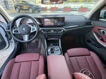 2023 BMW 3 серии с пробегом 10 000 км