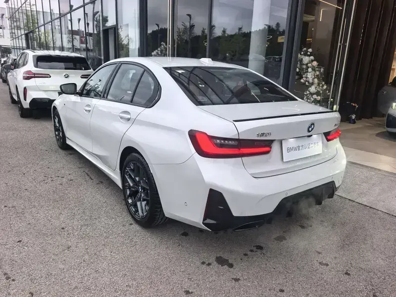 2025 BMW 3 серии с пробегом 32 000 км