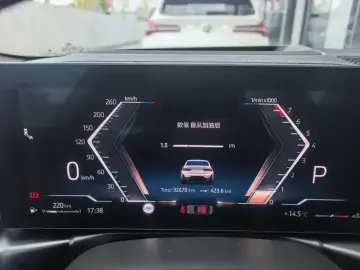 2025 BMW 3 серии с пробегом 32 000 км