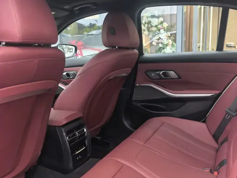 2025 BMW 3 серии с пробегом 32 000 км