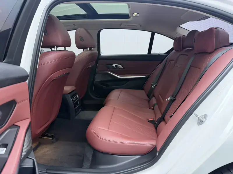 2023 BMW 3 серии с пробегом 79 800 км