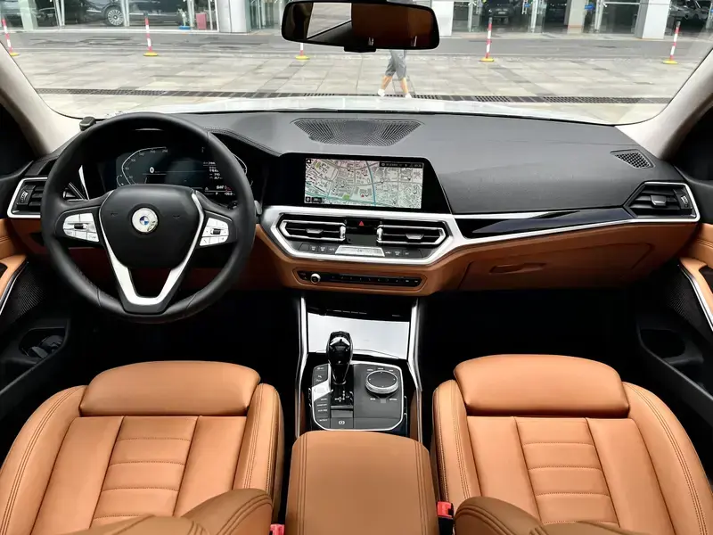 2020 BMW 3 серии с пробегом 30 000 км