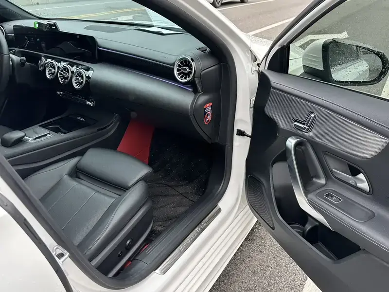 2021 Mercedes-Benz A-Класс с пробегом 49 000 км