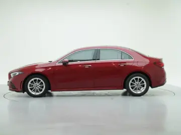 2021 Mercedes-Benz A-Класс с пробегом 49 600 км