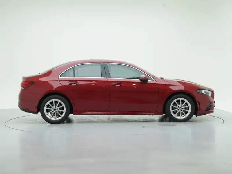 2021 Mercedes-Benz A-Класс с пробегом 49 600 км