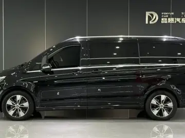 2022 Mercedes-Benz V-Класс с пробегом 33 000 км