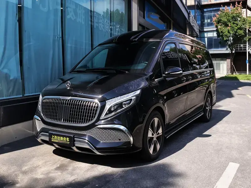 2022 Mercedes-Benz V-Класс с пробегом 27 000 км