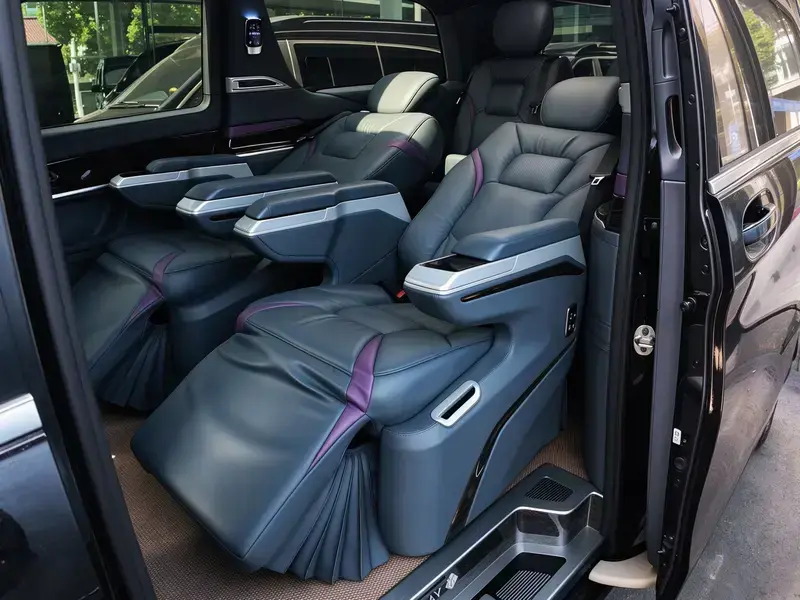 2022 Mercedes-Benz V-Класс с пробегом 27 000 км