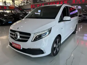 2021 Mercedes-Benz V-Класс с пробегом 4 900 км