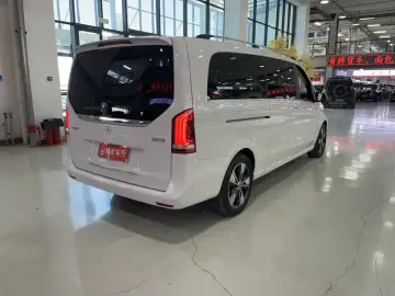 2021 Mercedes-Benz V-Класс с пробегом 4 900 км