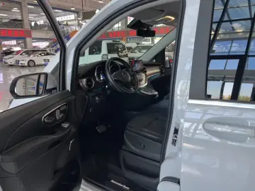 2021 Mercedes-Benz V-Класс с пробегом 4 900 км
