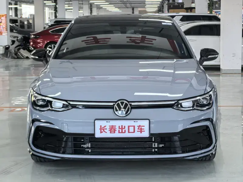 2023 Volkswagen Golf с пробегом 31 000 км