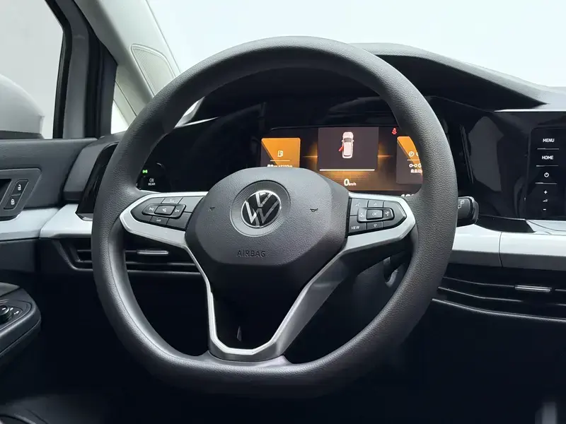 2021 Volkswagen Golf с пробегом 15 700 км