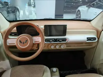 2024 Wuling Mini EV с пробегом 32 700 км