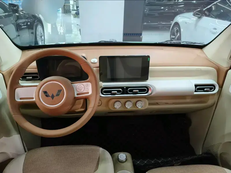 2024 Wuling Mini EV с пробегом 32 700 км