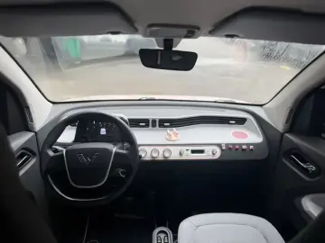 2022 Wuling Mini EV с пробегом 14 000 км
