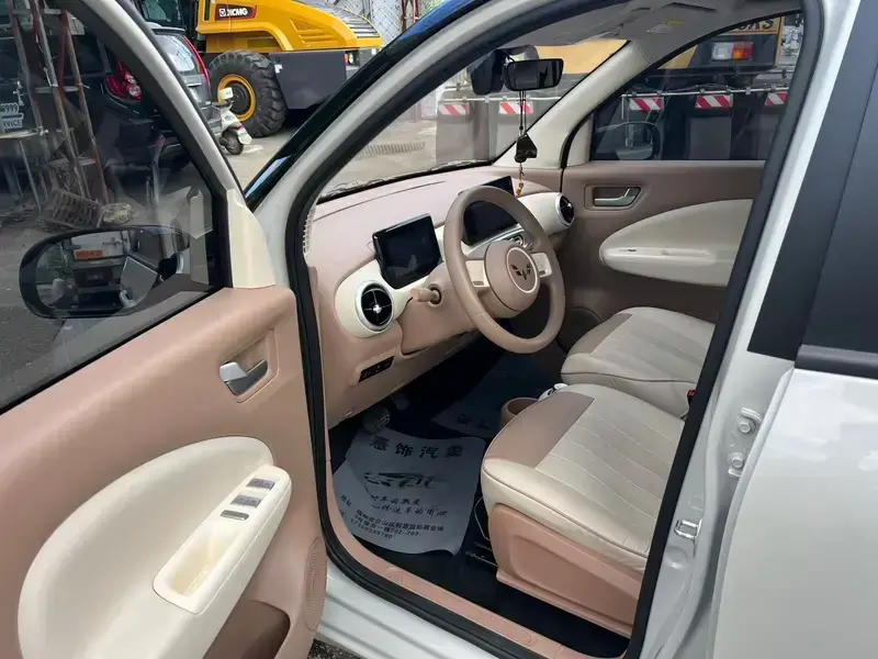 2025 Wuling Mini EV с пробегом 4 000 км