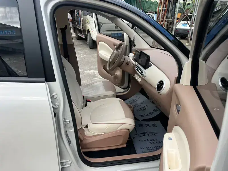 2025 Wuling Mini EV с пробегом 4 000 км