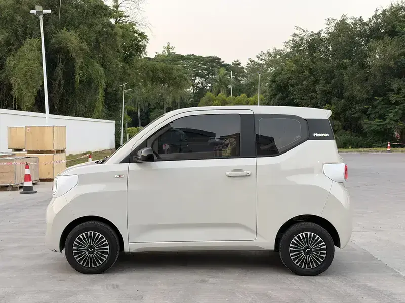 2024 Wuling Mini EV с пробегом 5 900 км