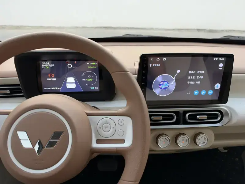 2024 Wuling Mini EV с пробегом 5 900 км