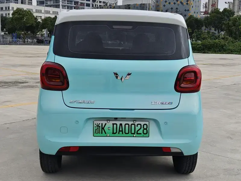 2025 Wuling Mini EV с пробегом 14 600 км