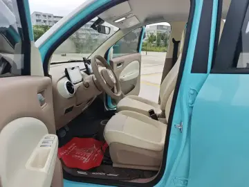 2025 Wuling Mini EV с пробегом 14 600 км