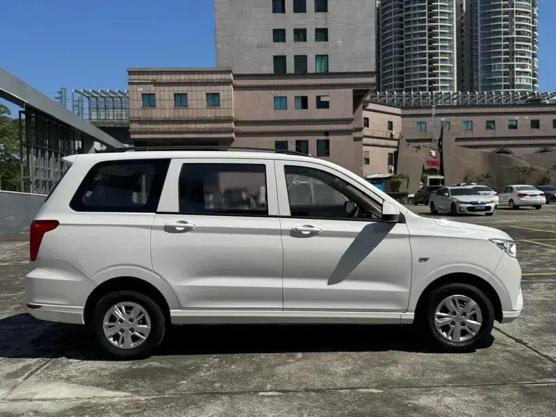 2021 Wuling Hongguang с пробегом 63 000 км