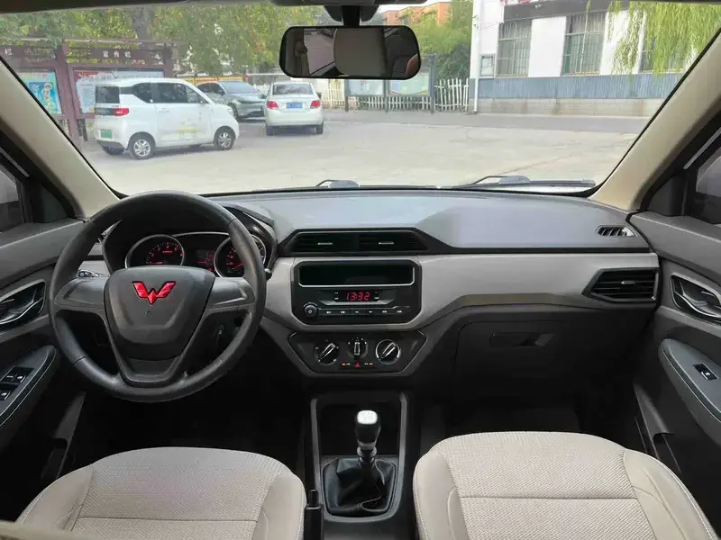 2021 Wuling Hongguang с пробегом 56 000 км