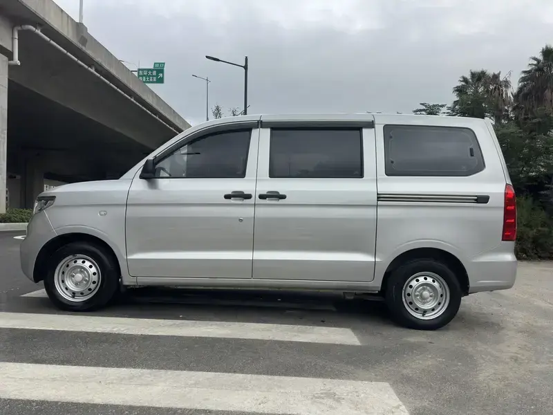 2022 Wuling Hongguang V с пробегом 57 000 км