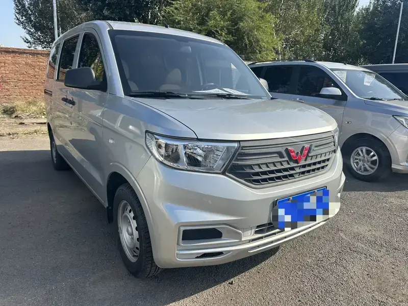 2022 Wuling Hongguang V с пробегом 9 000 км