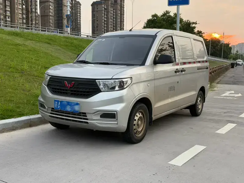 2022 Wuling Hongguang V с пробегом 30 000 км