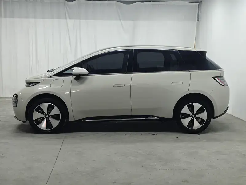 2023 Baojun Cloud с пробегом 24 800 км