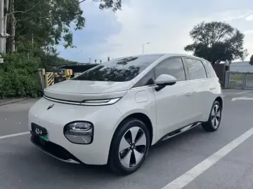 2023 Baojun Cloud с пробегом 32 000 км