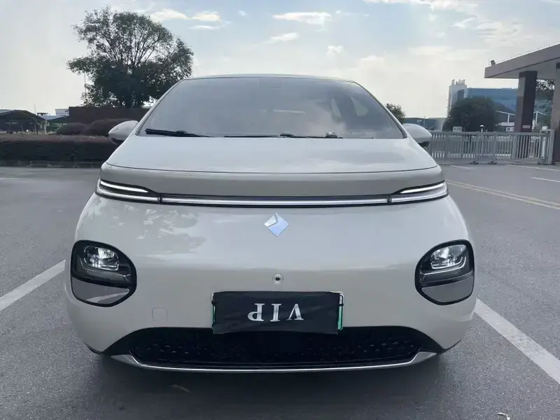 2023 Baojun Cloud с пробегом 32 000 км