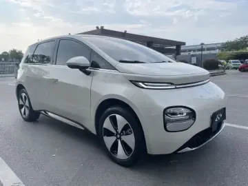 2023 Baojun Cloud с пробегом 32 000 км