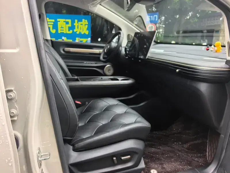2023 Baojun Cloud с пробегом 14 000 км