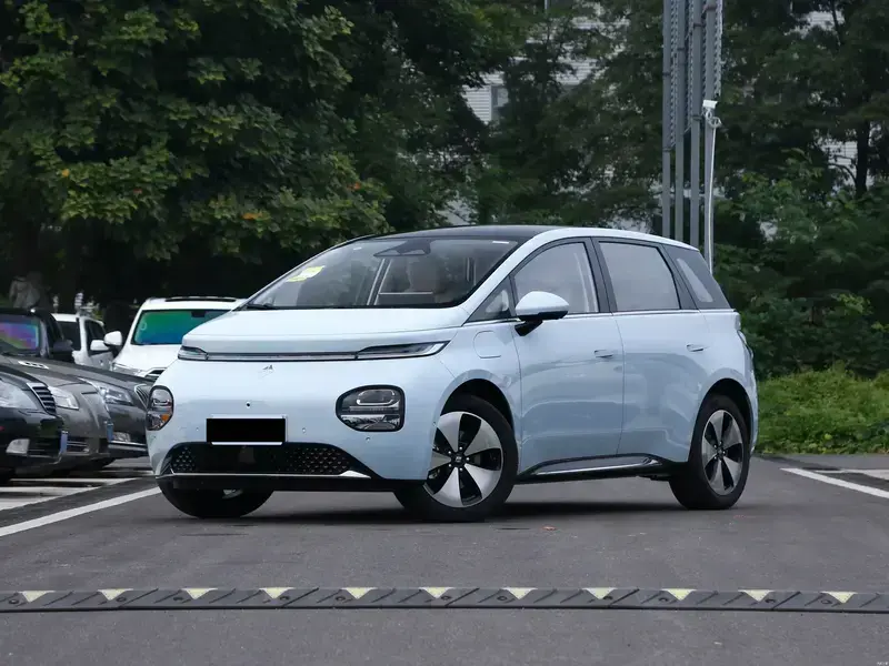 2023 Baojun Cloud с пробегом 100 км