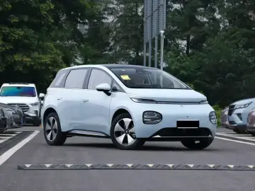 2023 Baojun Cloud с пробегом 100 км