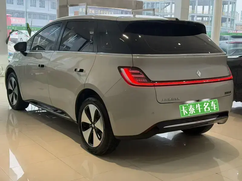 2023 Baojun Cloud с пробегом 39 000 км