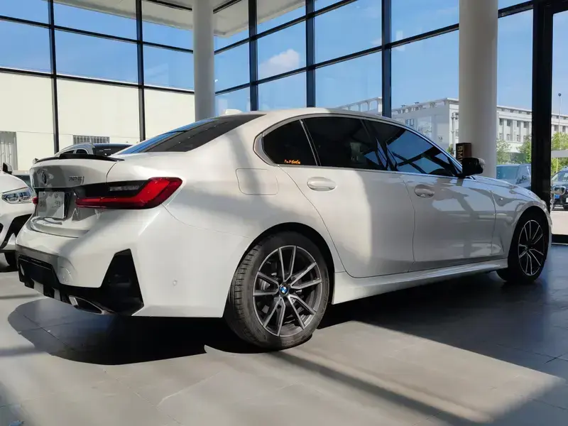 2025 BMW 3 серии с пробегом 5 500 км