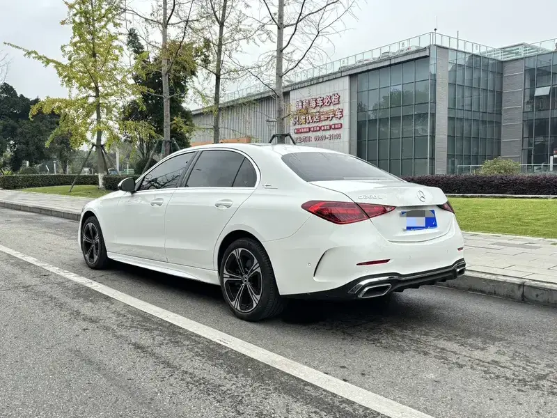 2023 Mercedes-Benz C-Класс с пробегом 50 000 км